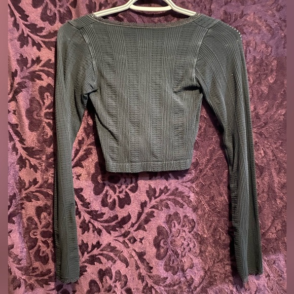 Urban Outfitters v neck lacy long sleeve top - Picture 4 of 4